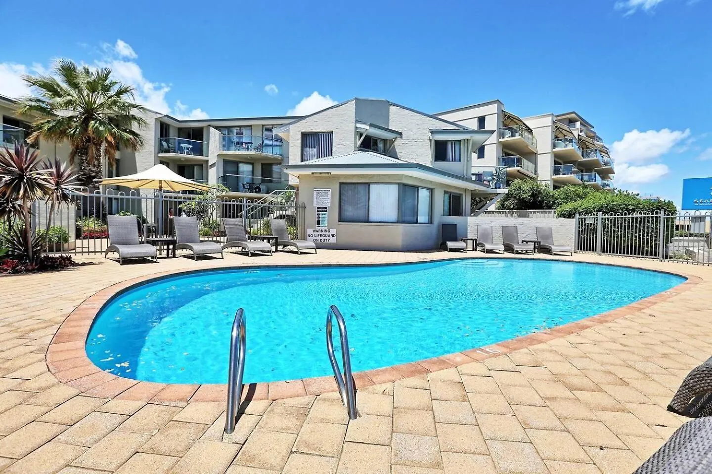 Scarborough Beach Front Resort - Shell Seven Perth
